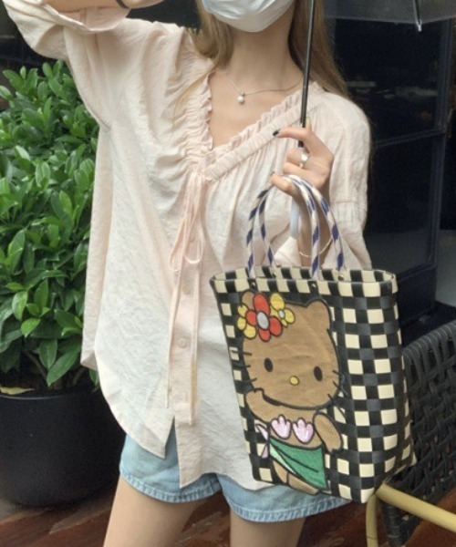 FREE STYLISTS(フリー スタイリスト)の「YUGA_YGMC Vネックギャザー シャツブラウス(シャツ/ブラウス・レディース・カーキ/オフホワイト/ブラック・M/L)」の12枚目の写真