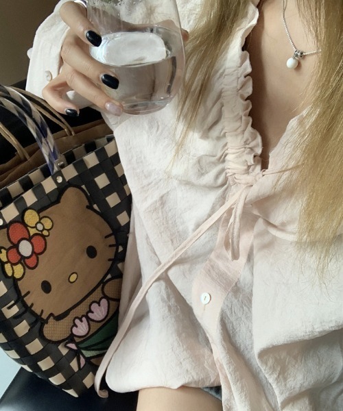 FREE STYLISTS(フリー スタイリスト)の「YUGA_YGMC Vネックギャザー シャツブラウス(シャツ/ブラウス・レディース・カーキ/オフホワイト/ブラック・M/L)」の14枚目の写真