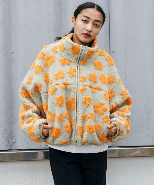 専用になりました。新品、オレボレプラ フラワー柄アウターです、 フラワーボアブルゾン【ELLEgirl/エル ガール】（ブルゾン