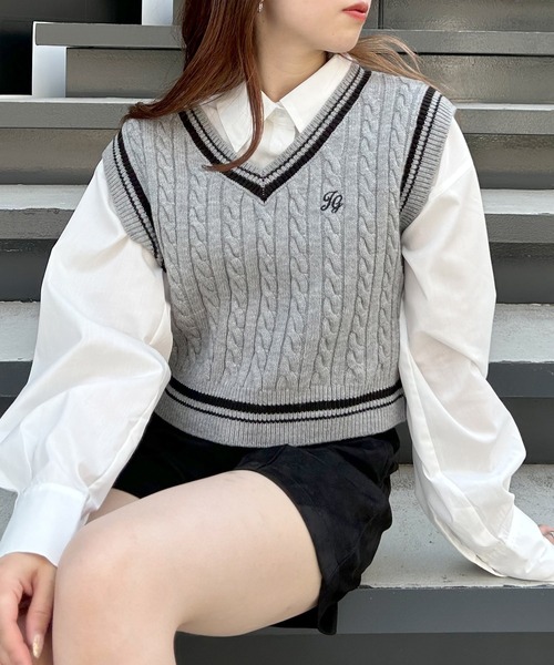 INGNI（イング）の「ショート丈胸刺しゅうライン入りニットベスト＋シャツSET（アンサンブル・レディース・ブラック×ホワイト/ホワイト×ブラック/グレー系その他3・M）」の15枚目の写真