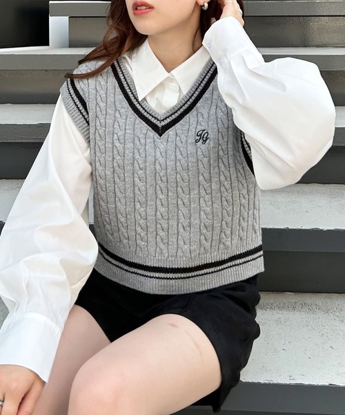 INGNI（イング）の「ショート丈胸刺しゅうライン入りニットベスト＋シャツSET（アンサンブル・レディース・ブラック×ホワイト/ホワイト×ブラック/グレー系その他3・M）」の16枚目の写真