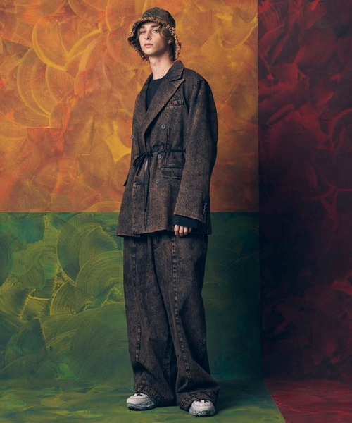 MAISON SPECIAL(メゾンスペシャル)の「《UNISEX》11oz Chemical Over-Dye Denim Wide Pants/11オンスケミカルオーバーダイデニムワイドパンツ【MAISON SPECIAL/メゾンスペシャル】■セットアップ対応■(デニムパンツ・メンズ・ブルー/ブラック・0/1/2)」の4枚目の写真