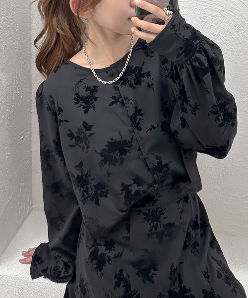 soie by apres jour mignon（ソワバイアプレジュールミニョン）の「【soie by apres jour mignon】フロッキー2WAYブラウス【セットアップ可能】【ZOZOTOWN限定アイテム】（シャツ/ブラウス・レディース・ブラック/アイボリー・MEDIUM/SMALL）」の2枚目の写真