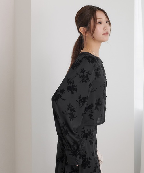 soie by apres jour mignon（ソワバイアプレジュールミニョン）の「【soie by apres jour mignon】フロッキー2WAYブラウス【セットアップ可能】【ZOZOTOWN限定アイテム】（シャツ/ブラウス・レディース・ブラック/アイボリー・MEDIUM/SMALL）」の16枚目の写真