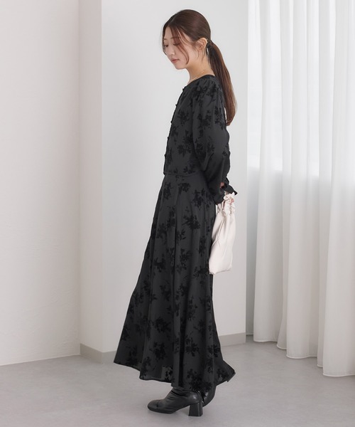 soie by apres jour mignon（ソワバイアプレジュールミニョン）の「【soie by apres jour mignon】フロッキー2WAYブラウス【セットアップ可能】【ZOZOTOWN限定アイテム】（シャツ/ブラウス・レディース・ブラック/アイボリー・MEDIUM/SMALL）」の19枚目の写真