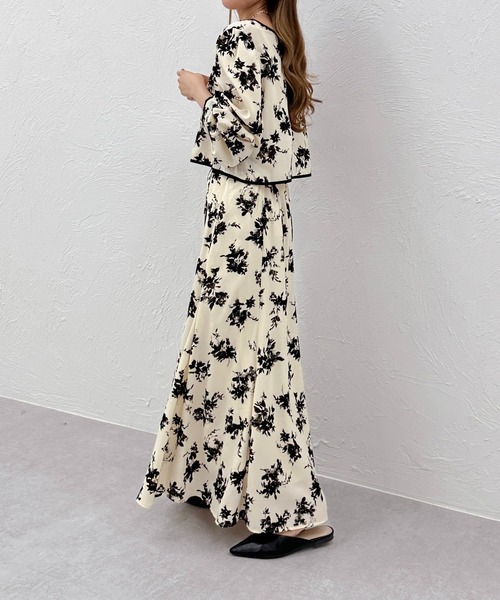 soie by apres jour mignon（ソワバイアプレジュールミニョン）の「【soie by apres jour mignon】フロッキー2WAYブラウス【セットアップ可能】【ZOZOTOWN限定アイテム】（シャツ/ブラウス・レディース・ブラック/アイボリー・MEDIUM/SMALL）」の5枚目の写真