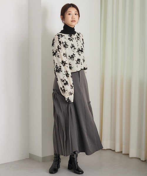 soie by apres jour mignon（ソワバイアプレジュールミニョン）の「【soie by apres jour mignon】フロッキー2WAYブラウス【セットアップ可能】【ZOZOTOWN限定アイテム】（シャツ/ブラウス・レディース・ブラック/アイボリー・MEDIUM/SMALL）」の8枚目の写真