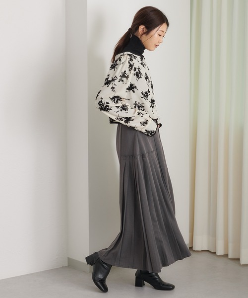 soie by apres jour mignon（ソワバイアプレジュールミニョン）の「【soie by apres jour mignon】フロッキー2WAYブラウス【セットアップ可能】【ZOZOTOWN限定アイテム】（シャツ/ブラウス・レディース・ブラック/アイボリー・MEDIUM/SMALL）」の6枚目の写真