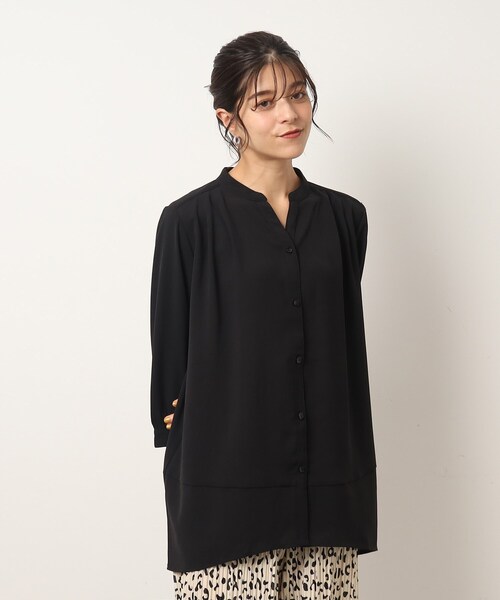 SHOO・LA・RUE（シューラルー）の「◆【イージーケア】オンにもオフにも○ 前あき 裾カーブ ブラウス（シャツ/ブラウス・レディース・ナチュラル/ブラック/カーキ・02/03/04）」の19枚目の写真