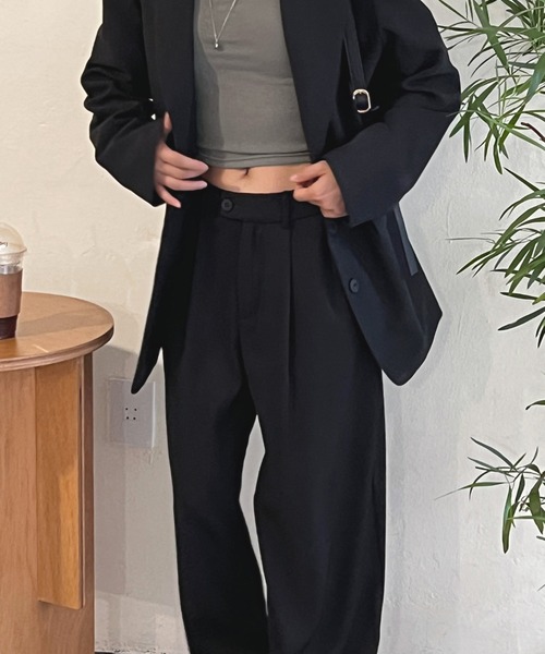 by muni:r（バイ ムニール）の「ピンタックワイドカラースラックス（スラックス・レディース・ネイビー/ベージュ/ブラウン/ピンク/ブラック・SMALL/MEDIUM）」の2枚目の写真