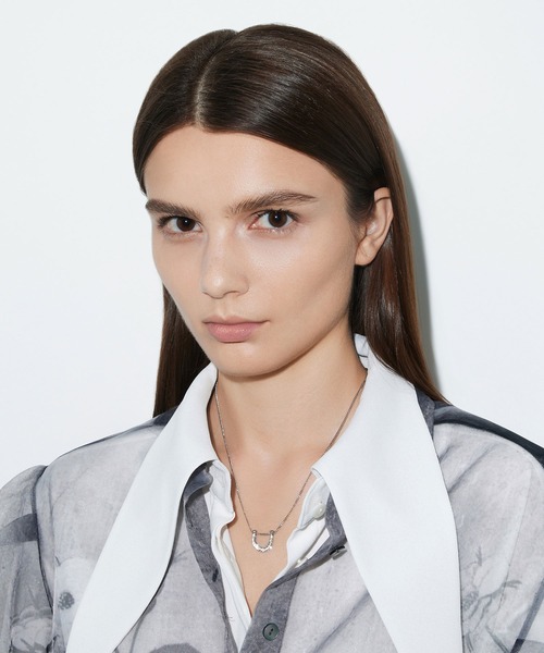 CHARLES & KEITH（チャールズ & キース）の「Gabine ガビーヌ スワロフスキークリスタルネックレス（ネックレス・レディース・シルバー/ゴールド系その他/ゴールド・FREE）」の2枚目の写真