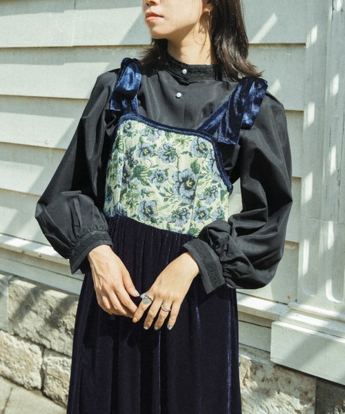 kutir（クティール）の「【クティールとレトロ】ゴブランベロアキャミワンピース（ワンピース・レディース・ブラウン/レッド/ネイビー・MEDIUM/LARGE/SMALL）」の4枚目の写真