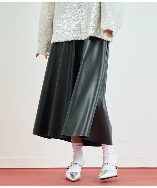 ANAP（アナップ）の「フェイクレザーフレアスカート（スカート・レディース・ブラック/ライトベージュ・FREE）」の22枚目の写真