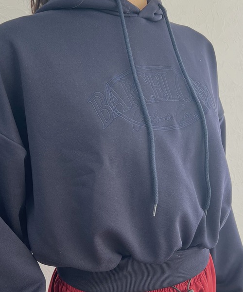 ISOOK（アイスー）の「【ISOOK / アイスー】刺繍ロゴクロップドパーカー / クロップド丈 ロゴスウェット  ZOZOTOWN限定（パーカー・レディース・ネイビー/アイボリー・FREE）」の11枚目の写真