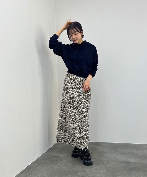 ISOOK（アイスー）の「【ISOOK / アイスー】刺繍ロゴクロップドパーカー / クロップド丈 ロゴスウェット  ZOZOTOWN限定（パーカー・レディース・ネイビー/アイボリー・FREE）」の19枚目の写真