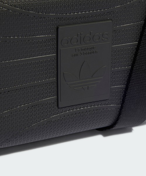 adidas（アディダス）の「SST エアライナーバッグ / アディダスオリジナルス adidas Originals（ショルダーバッグ・メンズ・ブラック/ホワイト・FREE）」の11枚目の写真