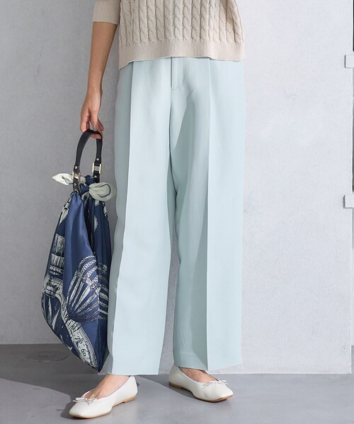 23区 L(ニジュウサンクオオキイサイズ)の「【Oggi4月号掲載/洗える】ハイカウントライトクロス クロップド パンツ(その他パンツ・レディース・スモーキーグリーン系/ベージュ系/ネイビー系・50/48/46/44)」の1枚目の写真
