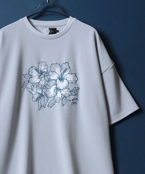 ANPAS（アンパス）の「Amunzen Flower Embroidery T-shirt/梨地 フラワー刺繍 オーバーサイズ Tシャツ 半袖（Tシャツ/カットソー・メンズ・ブラック系その他/ブラック系その他2/グレー系その他/ホワイト系その他/グレー系その他2/ホワイト系その他2・L/M）」の5枚目の写真