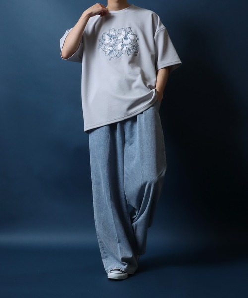 ANPAS（アンパス）の「Amunzen Flower Embroidery T-shirt/梨地 フラワー刺繍 オーバーサイズ Tシャツ 半袖（Tシャツ/カットソー・メンズ・ブラック系その他/ブラック系その他2/グレー系その他/ホワイト系その他/グレー系その他2/ホワイト系その他2・L/M）」の21枚目の写真