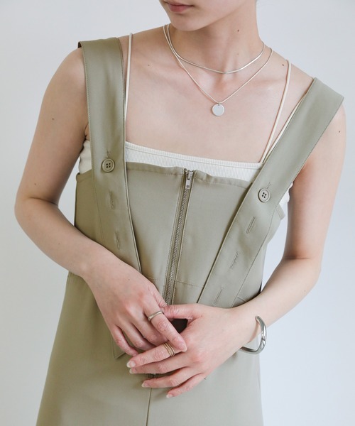 select MOCA(セレクトモカ)の「ファスナーフレアジャンスカ(ジャンパースカート・レディース・ブラック/グレイッシュベージュ・MEDIUM/SMALL/LARGE)」の4枚目の写真