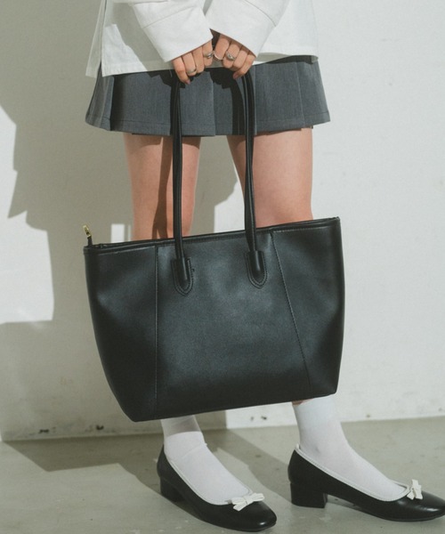 VANNIE U(ヴァニーユー)の「フェイクレザートートバッグ/A4対応/リクルートバッグ(トートバッグ・レディース・ブラック/ブラウン・FREE)」の7枚目の写真