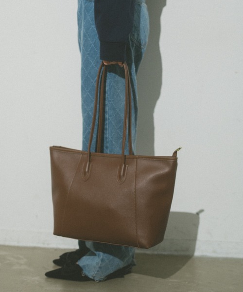 VANNIE U(ヴァニーユー)の「フェイクレザートートバッグ/A4対応/リクルートバッグ(トートバッグ・レディース・ブラック/ブラウン・FREE)」の5枚目の写真