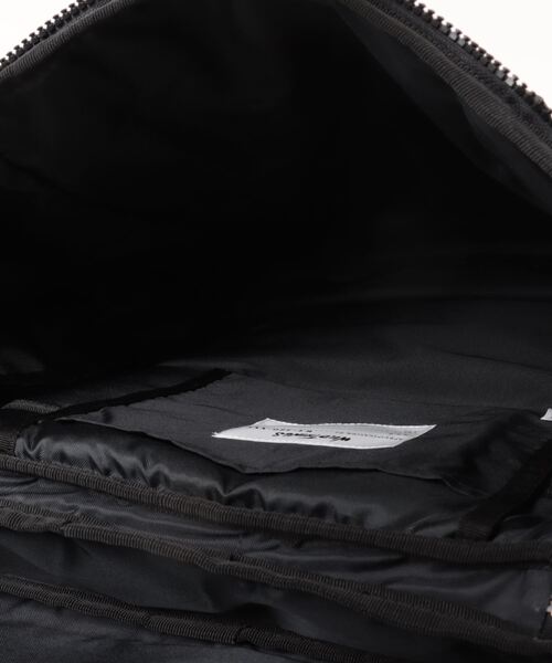 LOWRYS FARM（ローリーズファーム）の「WILDTHINGSスクエア　944331（バックパック/リュック・メンズ・ブラック/ネイビー・FREE）」の4枚目の写真