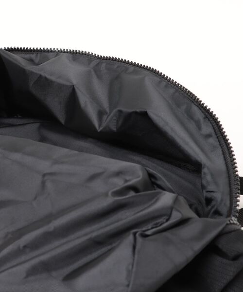 LOWRYS FARM（ローリーズファーム）の「WILDTHINGSスクエア　944331（バックパック/リュック・メンズ・ブラック/ネイビー・FREE）」の5枚目の写真