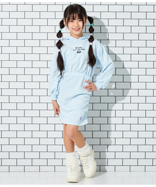 ANAP kids（アナップキッズ）の「ねこ耳フード付きミニ裏毛ワンピース（ワンピース・キッズ・オフホワイト/ラベンダー/サックスブルー・110cm/120cm/130cm）」の20枚目の写真