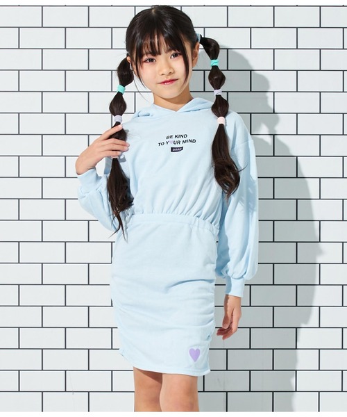 ANAP kids（アナップキッズ）の「ねこ耳フード付きミニ裏毛ワンピース（ワンピース・キッズ・オフホワイト/ラベンダー/サックスブルー・110cm/120cm/130cm）」の18枚目の写真