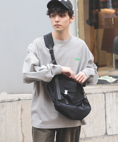 SIGNAL SPORTS(シグナルスポーツ)の「【SIGNAL SPORTS】バックフォトプリント/オーバーサイズロンT(Tシャツ/カットソー・メンズ・ホワイト/ブラック/グレー・MEDIUM/LARGE)」の8枚目の写真