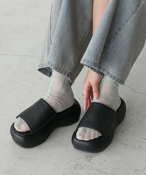 forksy.（フォルクシー）の「【forksy.】アソート厚底パフィーサンダル（サンダル・レディース・シルバー/ゴールド/ブラック/ブルー・M/S/L）」の10枚目の写真