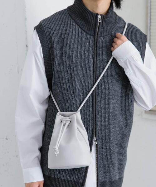 SENSE OF PLACE by URBAN RESEARCH（センスオブプレイスバイアーバンリサーチ）の「フェイクレザー2WAYキンチャクバッグ（ショルダーバッグ・メンズ・ブラック/ミント/ブルー/ライトベージュ・ONE）」の3枚目の写真