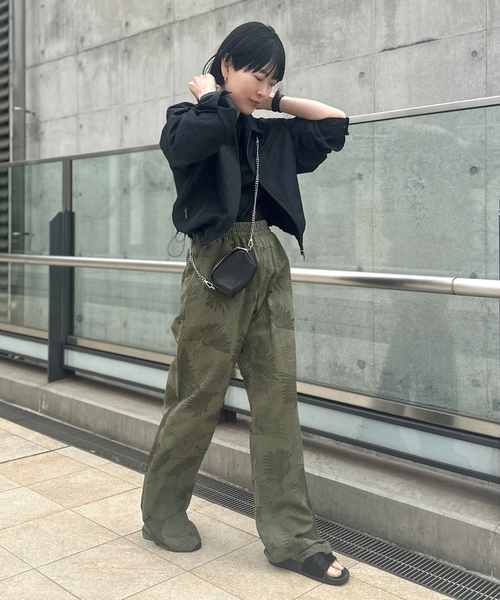 AP STUDIO(エーピーストゥディオ)の「メモリーツイルブルゾン(ブルゾン・レディース・ブラック・FREE)」の13枚目の写真