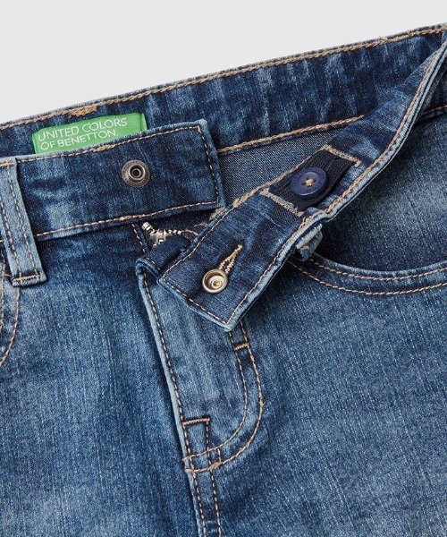 BENETTON (UNITED COLORS OF BENETTON)(ベネトンユナイテッドカラーズオブベネトン)の「キッズロゴ刺繍ストレッチロールアップバミューダデニムパンツB(デニムパンツ・キッズ・インディゴブルー/ブラック・SMALL/MEDIUM/LARGE/X-LARGE)」の8枚目の写真