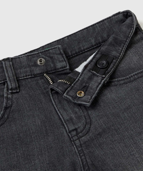 BENETTON (UNITED COLORS OF BENETTON)(ベネトンユナイテッドカラーズオブベネトン)の「キッズロゴ刺繍ストレッチロールアップバミューダデニムパンツB(デニムパンツ・キッズ・インディゴブルー/ブラック・SMALL/MEDIUM/LARGE/X-LARGE)」の6枚目の写真
