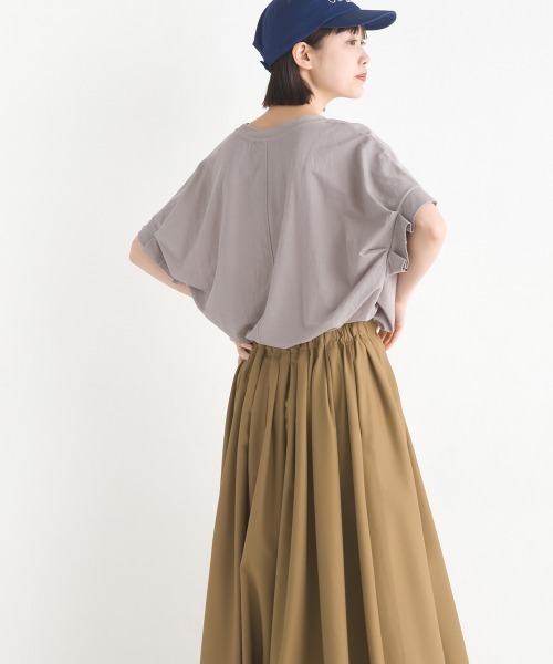 OMNES（オムネス）の「接触冷感レーヨンナイロン袖タックプルオーバ半袖（Tシャツ/カットソー・レディース・ブラック/ホワイト/ブラウン/ホワイト系その他/ブルー系その他/グリーン/キャメル/ネイビー/ラベンダー/グレー・FREE）」の5枚目の写真