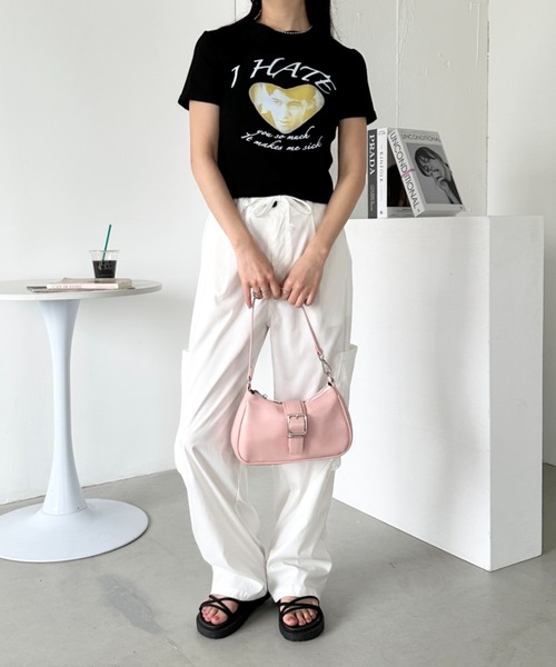 CLEA(クレア)の「ハートフォトプリント コンパクト半袖チビT(Tシャツ/カットソー・レディース・ブラック/ホワイト・M)」の22枚目の写真