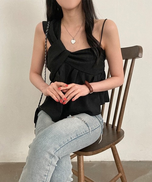 LYEON(リヨン)の「アシンメトリーデザインキャミソール(タンクトップ・レディース・ブラック/オフホワイト・FREE)」の22枚目の写真