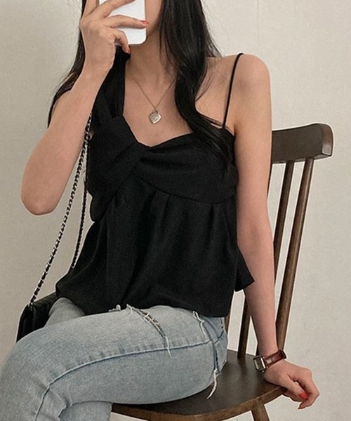 LYEON(リヨン)の「アシンメトリーデザインキャミソール(タンクトップ・レディース・ブラック/オフホワイト・FREE)」の15枚目の写真