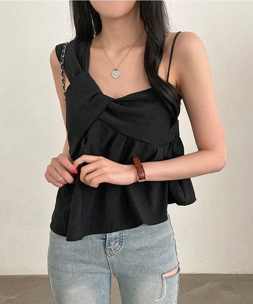 LYEON(リヨン)の「アシンメトリーデザインキャミソール(タンクトップ・レディース・ブラック/オフホワイト・FREE)」の17枚目の写真