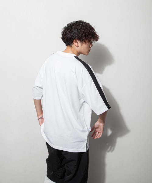 FILA(フィラ)の「【FILA】 90’s レトロ 袖ライン 半袖 ゲームシャツ / チームシャツ(Tシャツ/カットソー・レディース・ホワイト/ブラック/ブラック系/ホワイト系・LARGE/MEDIUM)」の16枚目の写真