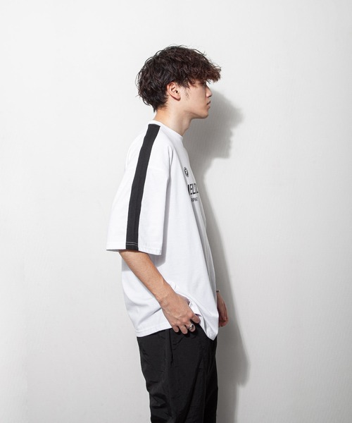 FILA(フィラ)の「【FILA】 90’s レトロ 袖ライン 半袖 ゲームシャツ / チームシャツ(Tシャツ/カットソー・レディース・ホワイト/ブラック/ブラック系/ホワイト系・LARGE/MEDIUM)」の17枚目の写真