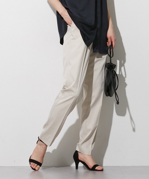 slattgir(スラットジール)の「高身長 ひんやりストレッチきれいめテーパードパンツ 丈長め・トールサイズ(スラックス・レディース・ホワイト系/グレー系/ブラック/モカ・TLL1/T3L1/T4L1/T5L1/TL1/TM1/TLL2/TL2/TM2/T3L2/T5L2/T4L2)」の21枚目の写真