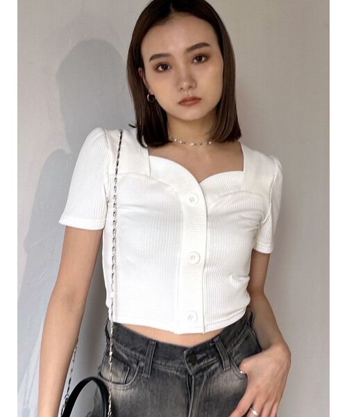 EMODA(エモダ)の「フロントボタンリョートリブトップ(Tシャツ/カットソー・レディース・グリーン/ブルー/ブラック/ホワイト・FREE)」の11枚目の写真