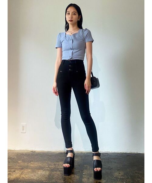 EMODA(エモダ)の「フロントボタンリョートリブトップ(Tシャツ/カットソー・レディース・グリーン/ブルー/ブラック/ホワイト・FREE)」の16枚目の写真