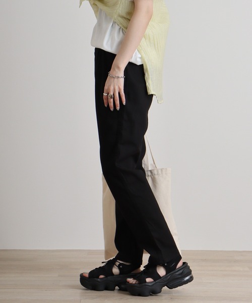 atONE(アットワン)の「atONE ストレッチツイルアンダーパンツ(その他パンツ・レディース・ベージュ/カーキ/ブラック・4L/3L/LL/L/M)」の8枚目の写真