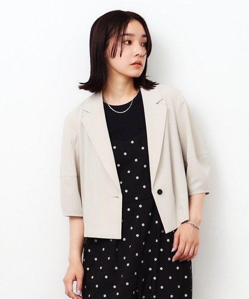 OPAQUE.CLIP（オペークドットクリップ）の「◆ショートテーラードジャケット【洗濯機洗い可】（テーラードジャケット・レディース・ダークグレー/ライトベージュ・40/38/42）」の3枚目の写真
