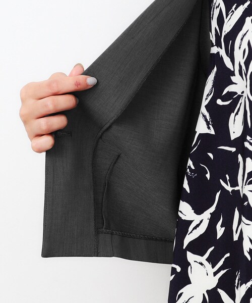 OPAQUE.CLIP（オペークドットクリップ）の「◆ショートテーラードジャケット【洗濯機洗い可】（テーラードジャケット・レディース・ダークグレー/ライトベージュ・40/38/42）」の17枚目の写真