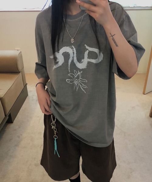 BY ATTENTION(バイアテンション)の「BIG SALE開催中!【BY ATTENTION】 フラワー プリント ピグメント 半袖 Tシャツ / ユニセックス(Tシャツ/カットソー・メンズ・ダークグレー/ブルー・FREE)」の10枚目の写真